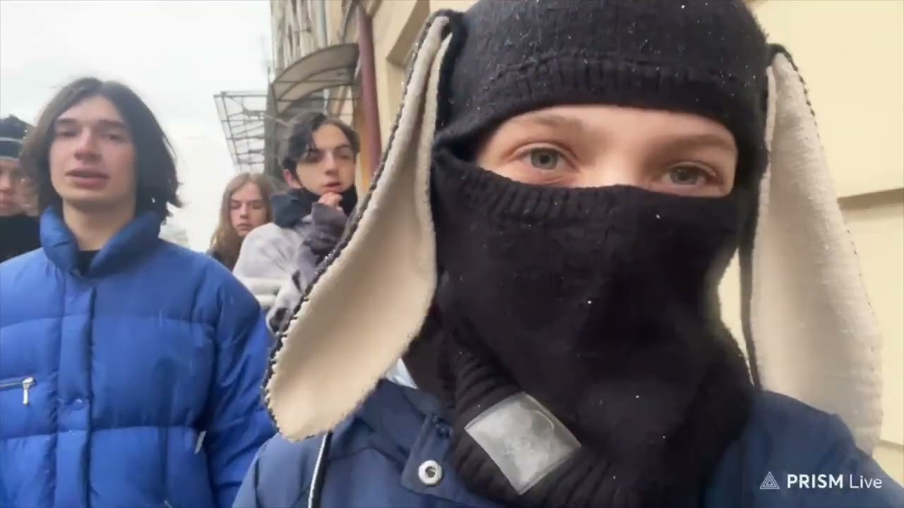 СЕМИКС ГУЛЯЕТ С ДРУЗЬЯМИ И ПОДКАТЫВАЕТ К ДЕВОЧКАМ. РЕЙД ОТ СТРОГО
