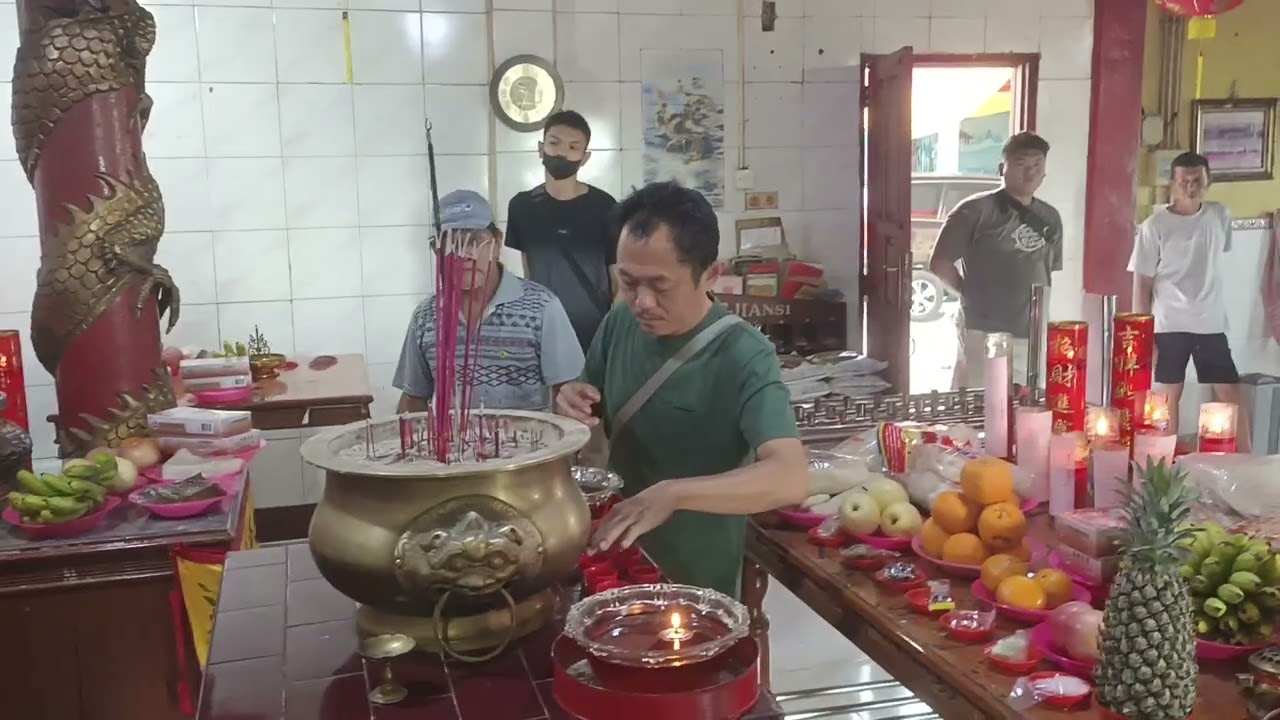 Hut Dewa Cho She Kong Undang Dewa Kekenteng Air Suci Bengkulu Part 01
