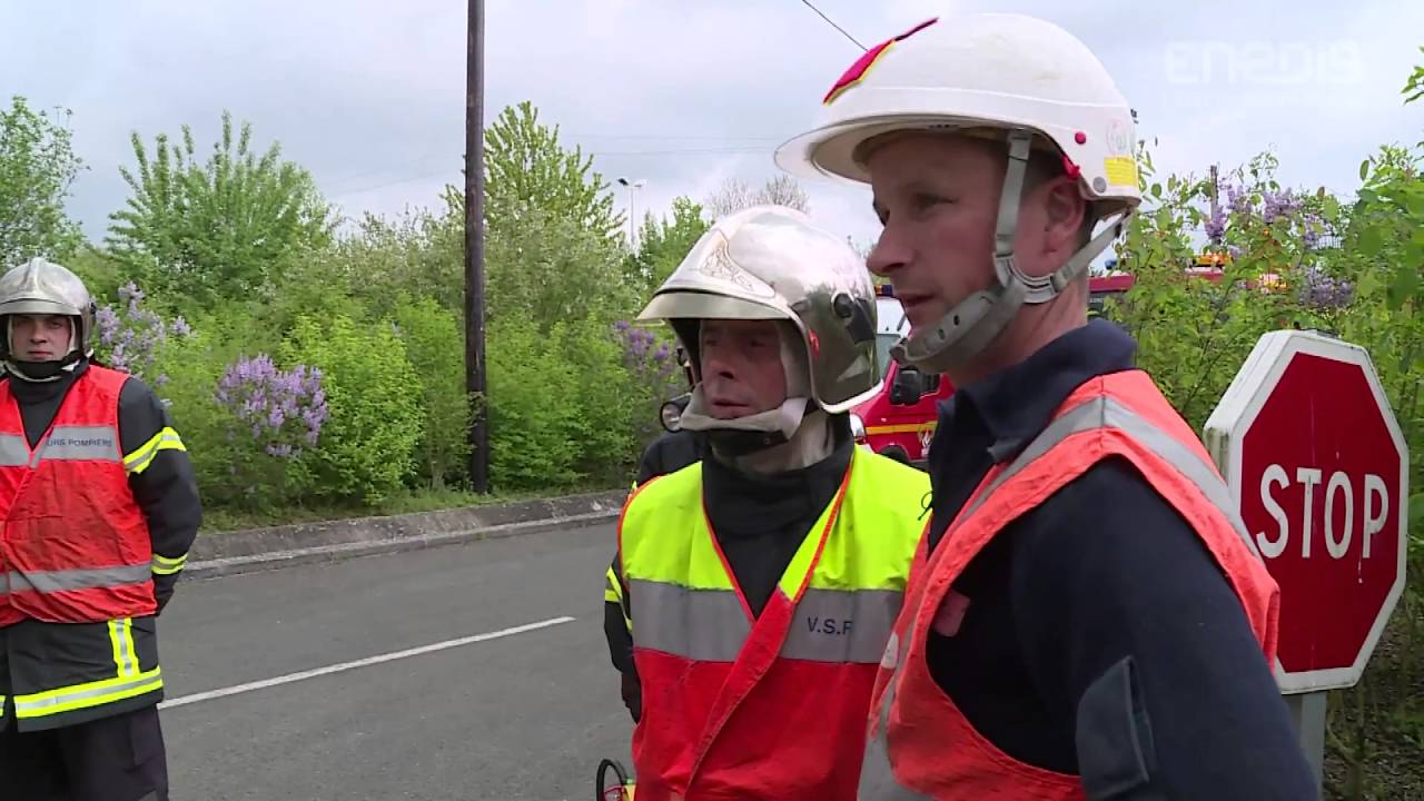 Formation de pompiers bénévoles aux risques électriques
