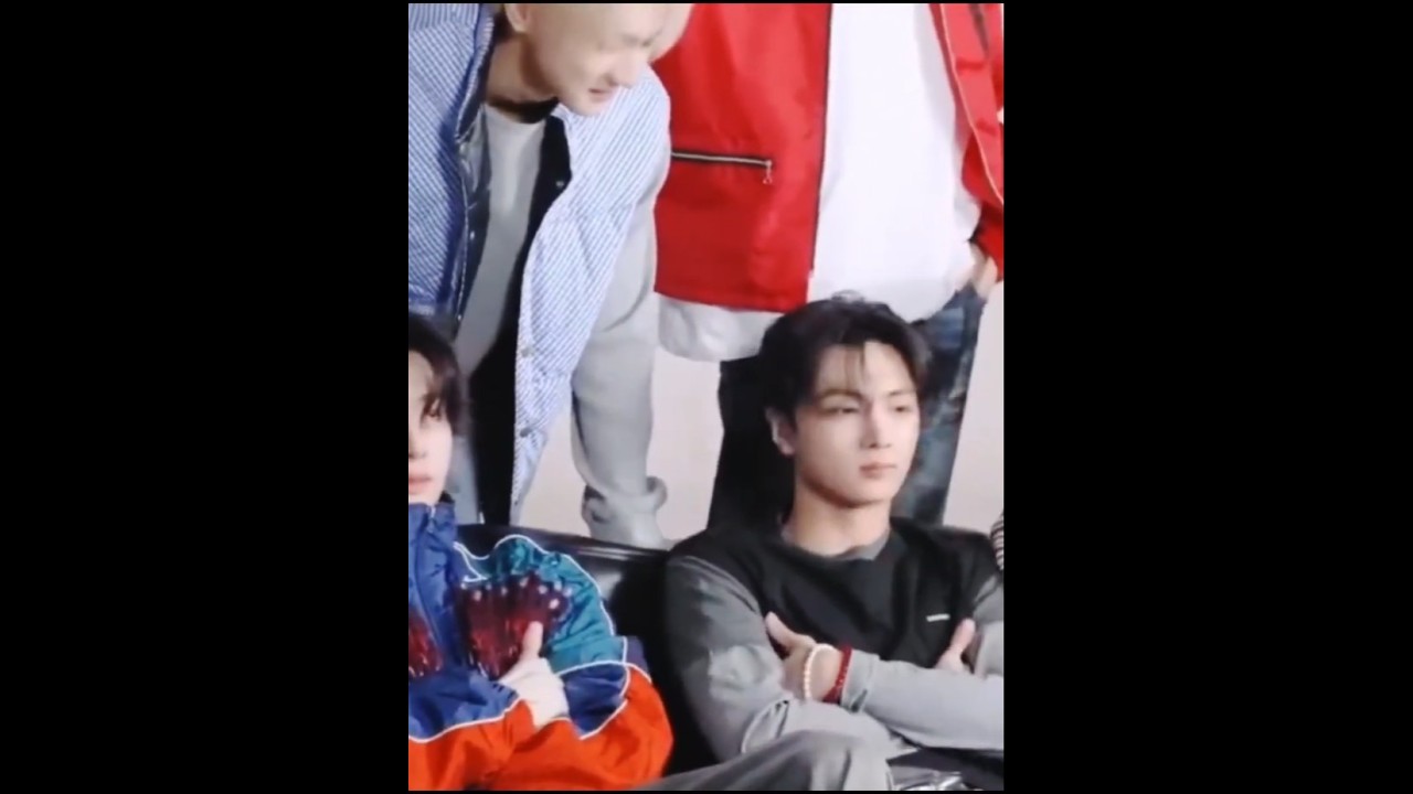 he will be sulking after lol #jaywon #jay #jungwon #enhypen