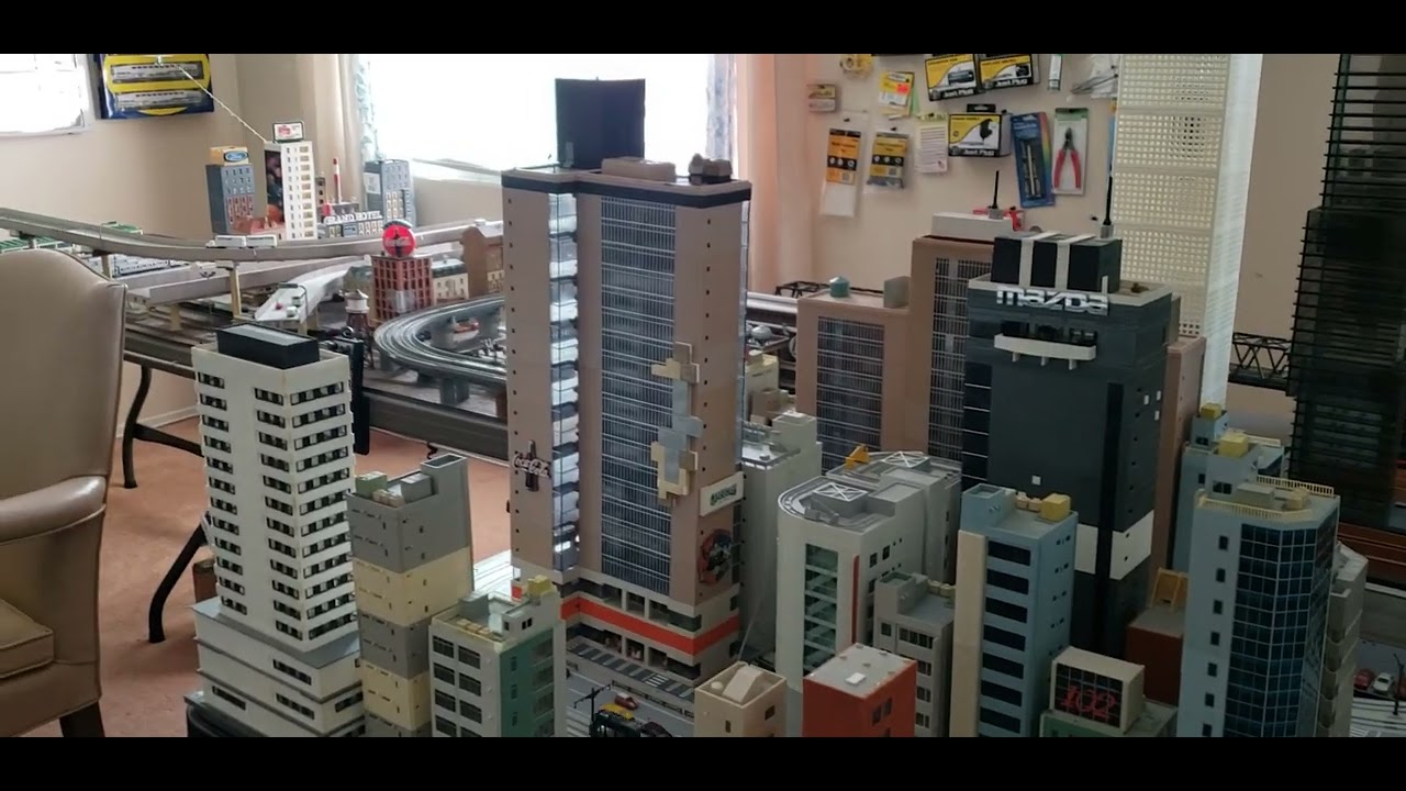 Kato N/scale Unitram, Running Around My City..