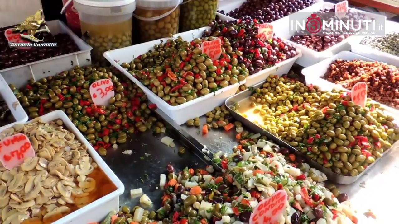 A ''Fera o luni''...il mercato di Piazza Carlo Alberto a Catania