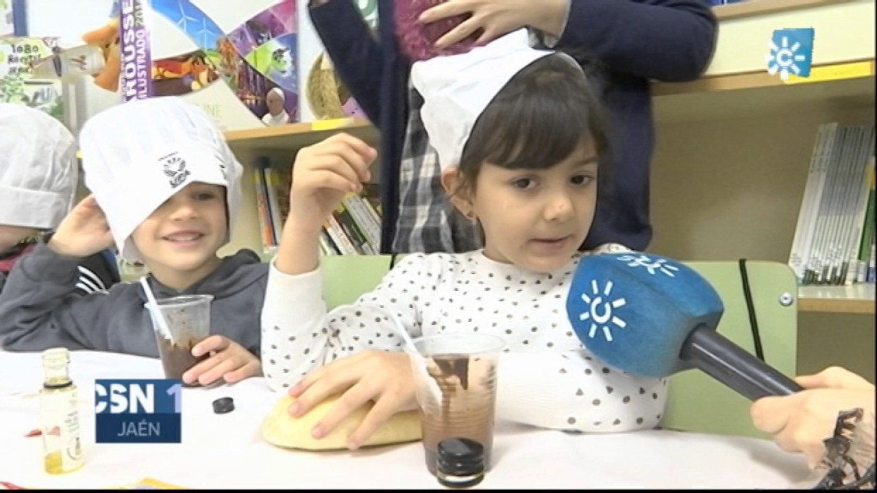 Escolares de Jaén disfrutan de un desayuno saludable con aceite de oliva virgen extra