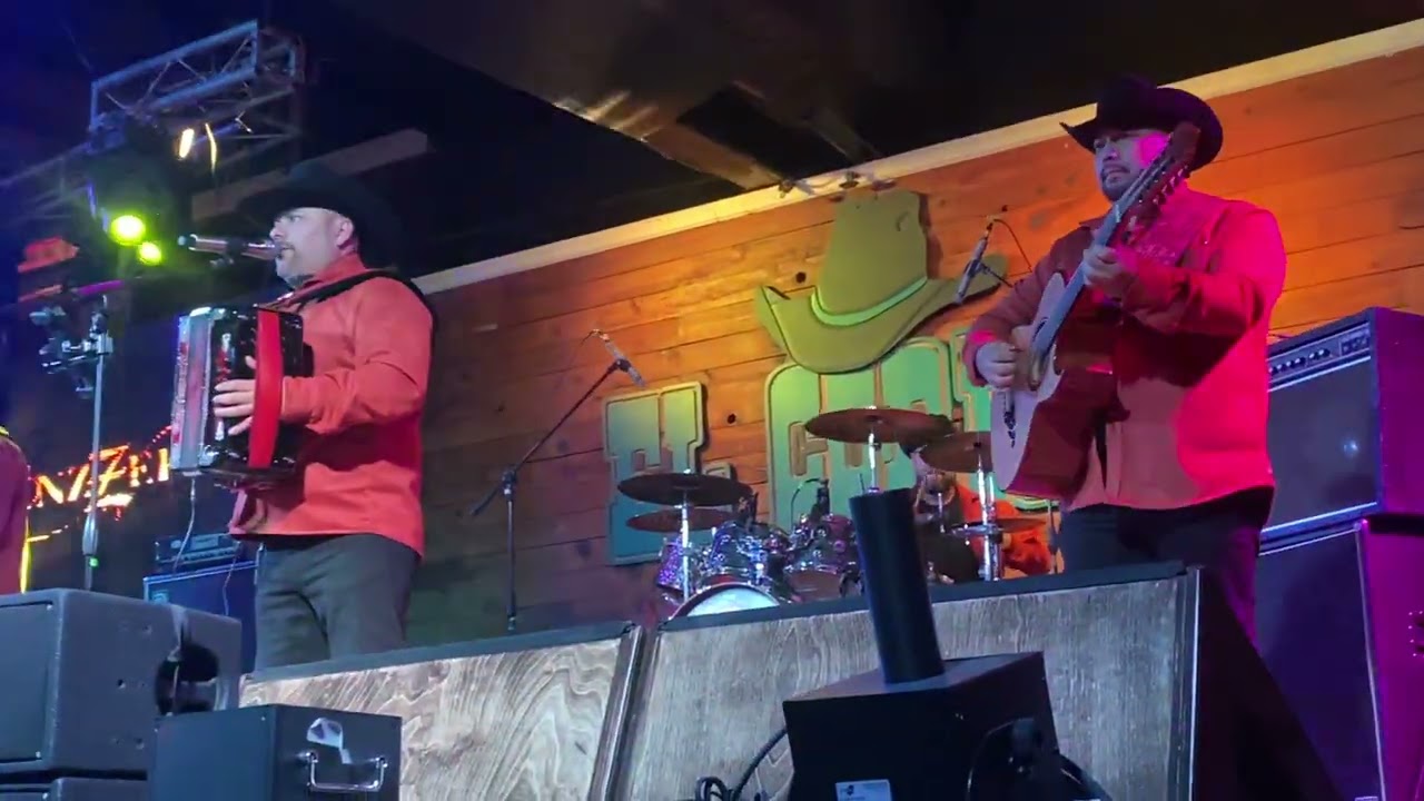 Zinzzero - Se Va El Caiman (En Vivo)