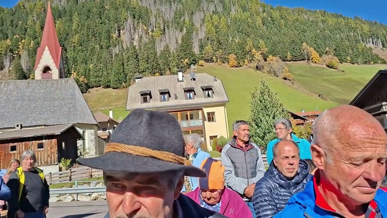 Ahrntal Weissenbach Einweihung Feuerwehr Jugendzentrum mit Politprominenz