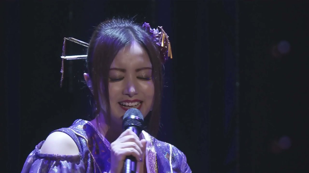 隣に・・・
