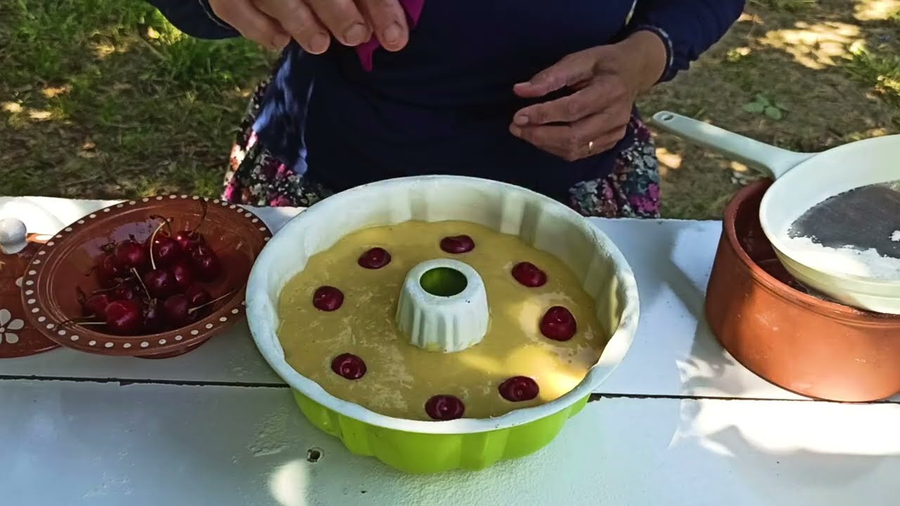 Odun Ateşinde, Fırınsız 🔥  Kirazlı Kek Yapımı | Emine'nin Köy Hayatı