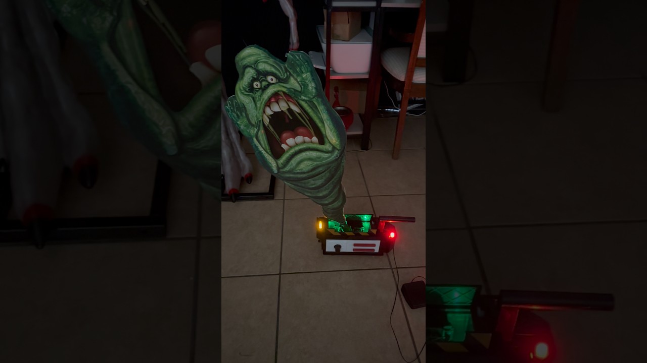 Slimer Animated Ghost Trap from Halloweencostumes.com! #slimer #ghostbusters #spookyseason