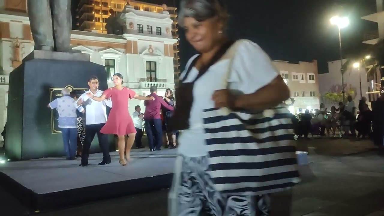 Danzón en El Faro Carranza.