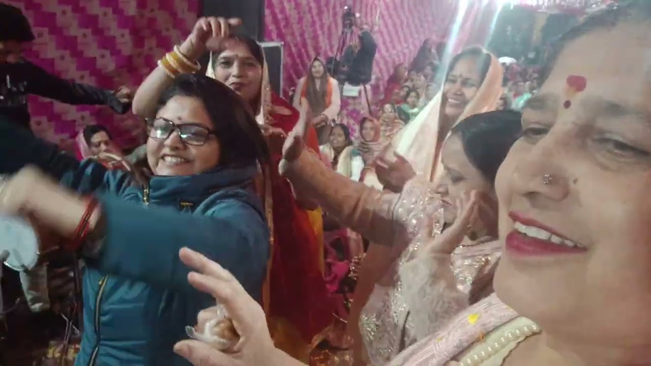 #खाटू श्याम जी का भजन सुनकर हम सब मिलकर नाचन लगे #💃🏻💃🏻💃🏻💃🏻💃🏻👏👏👏🙏🙏