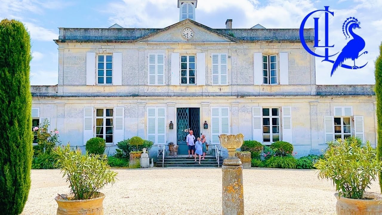 STEP INSIDE A PERFECTLY DECORATED FRENCH CHATEAU!