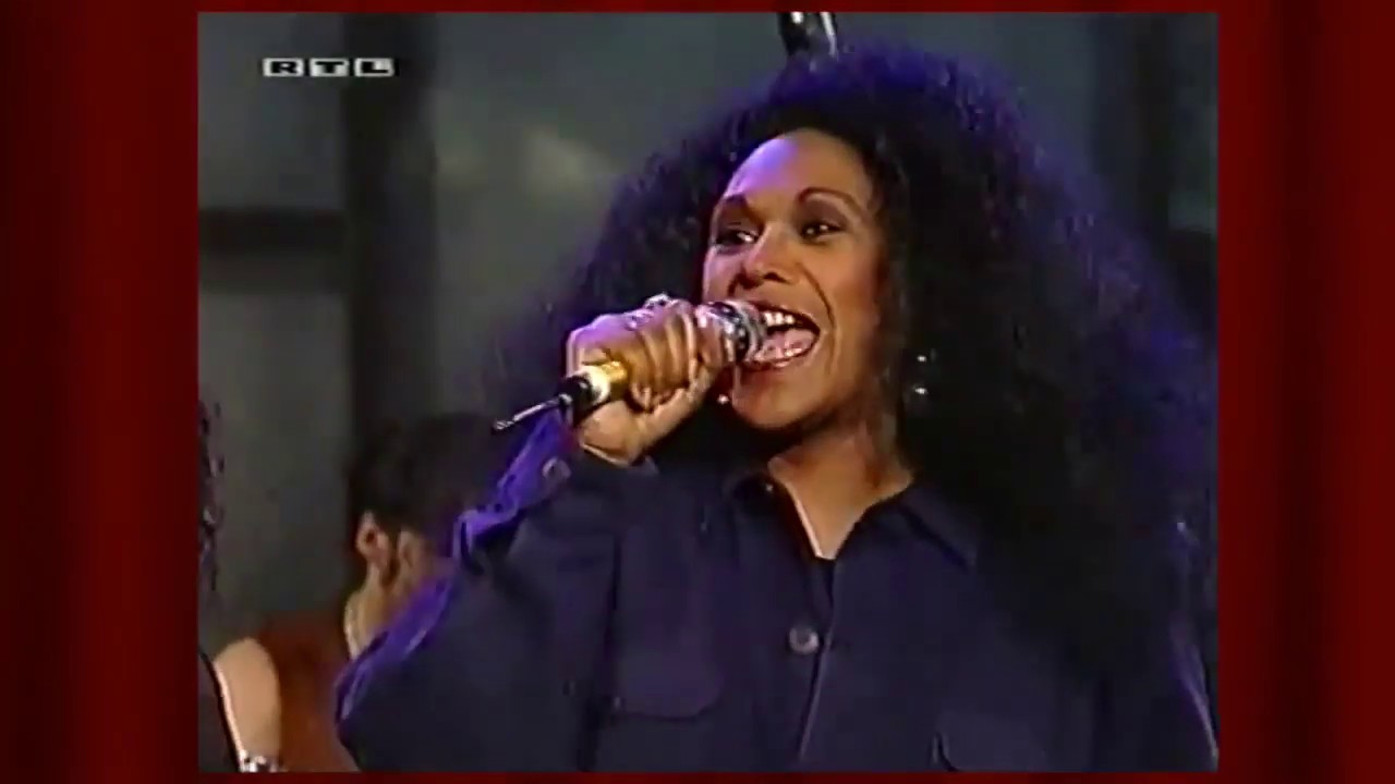 The Pointer Sisters - Don't Walk Away LIVE