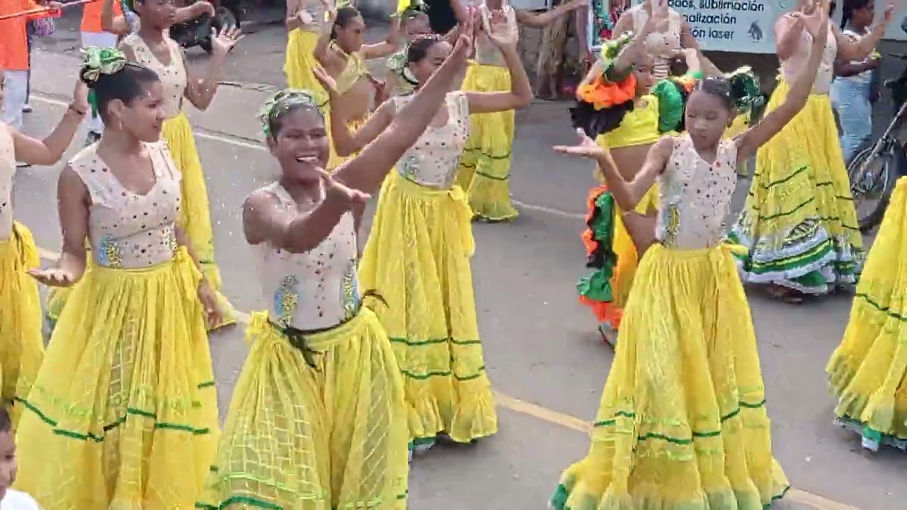 Desfile infantil del municipio de Villanueva Guajira 