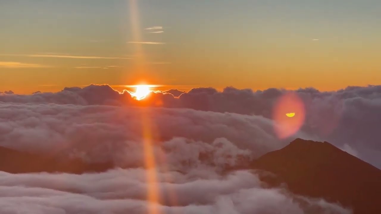 Haleakala Sunrise in Maui: Is it Worth Driving at 3:30 AM to the Summit? (09/2022 in 6 minutes)