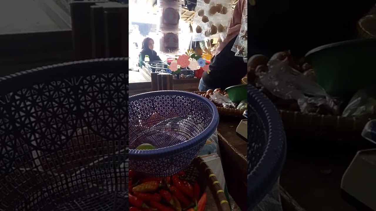 Rabu Pagi di Pasar Manonjaya !!! Sabar Menunggu Pembeli Datang......