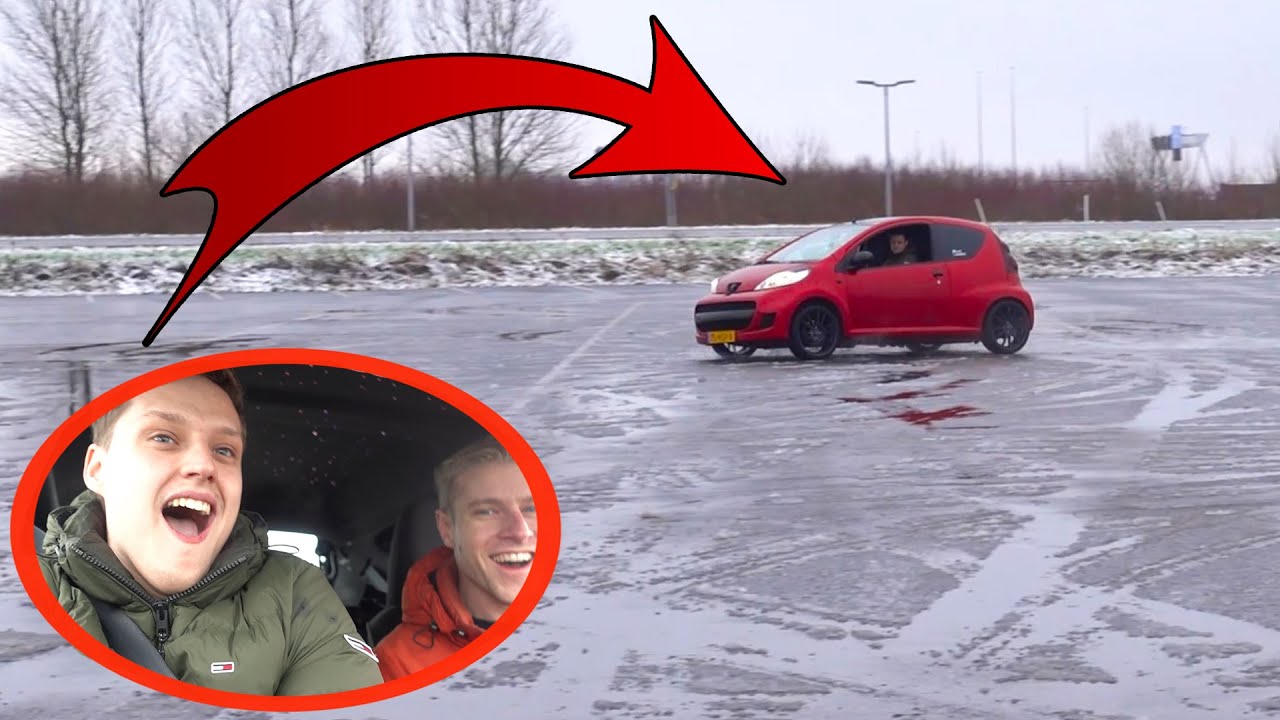 Driften In De Sneeuw Met De 107
