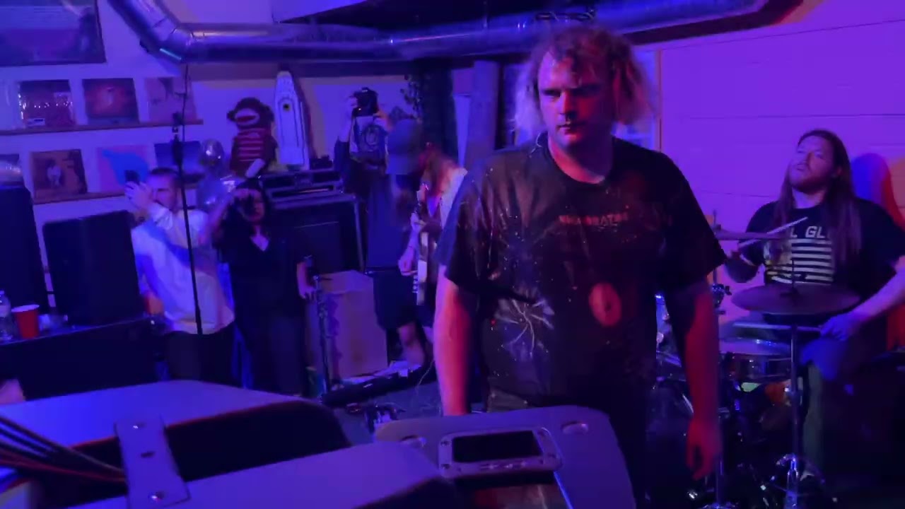 MSPAINT Live at M.O.M (Full Vid)