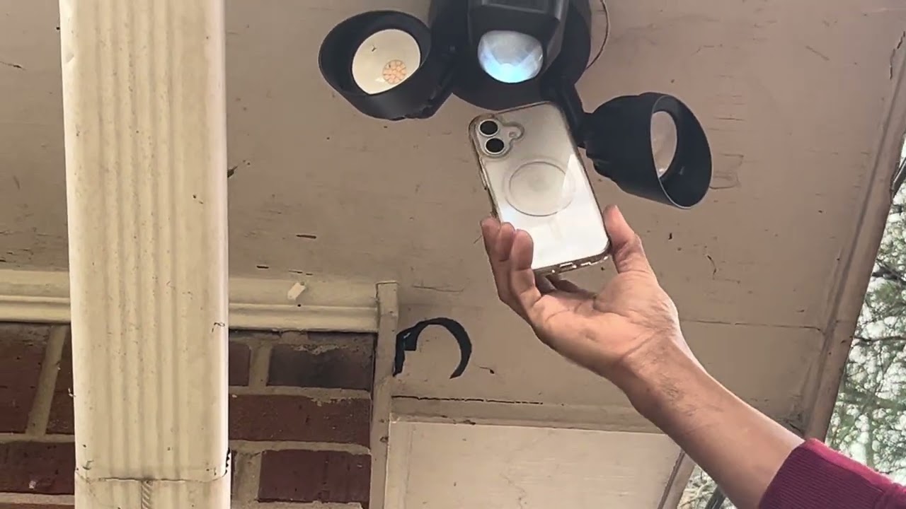 ￼ Como instalar una luz con cámara marca ring de seguridad en tu casa.