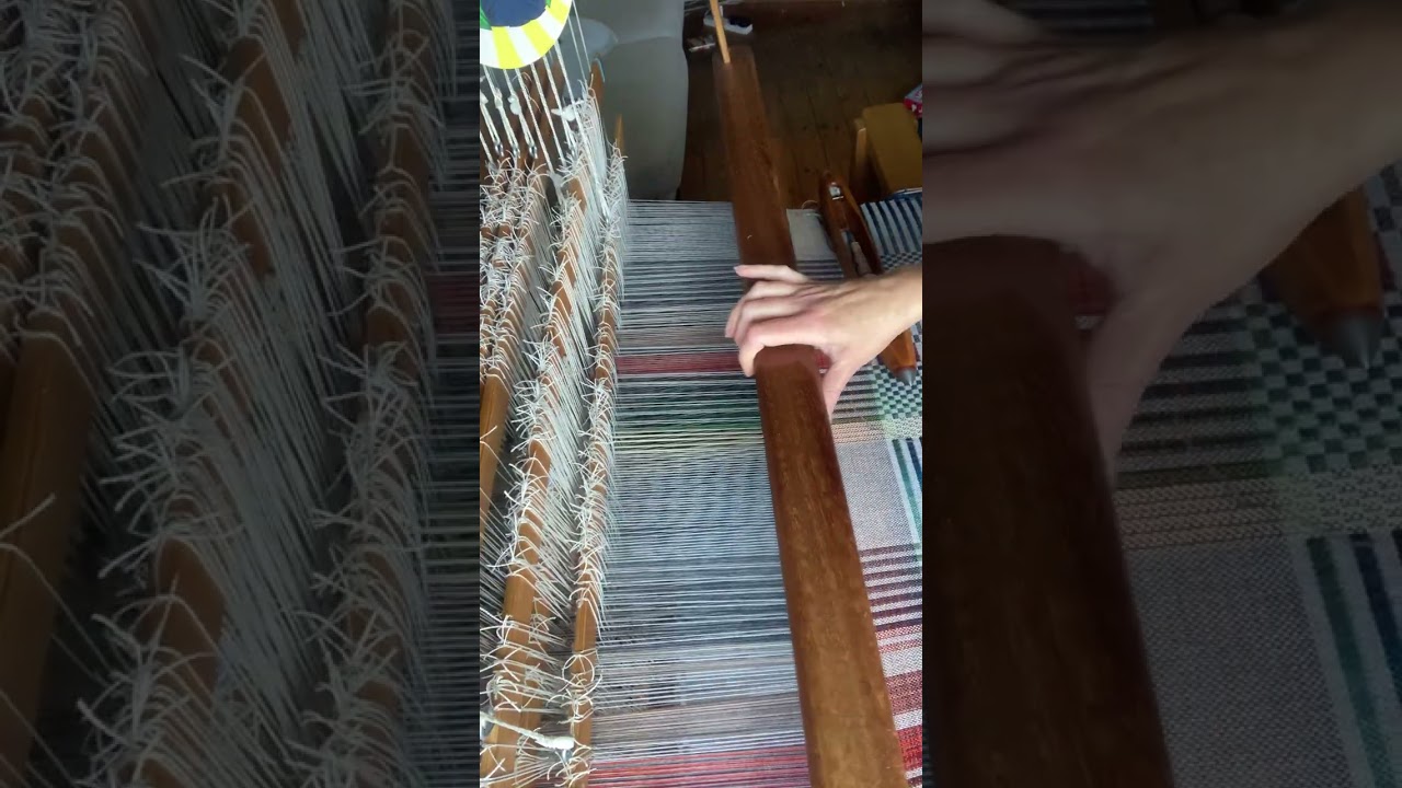 Handweaving doubleweave abstract landscape in 40 shades of lambswool.