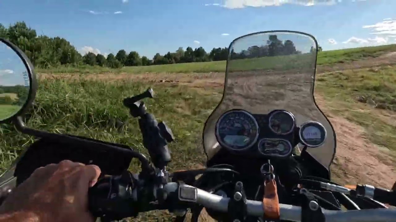 Ripio, campo, y arena con la Hima Terra 