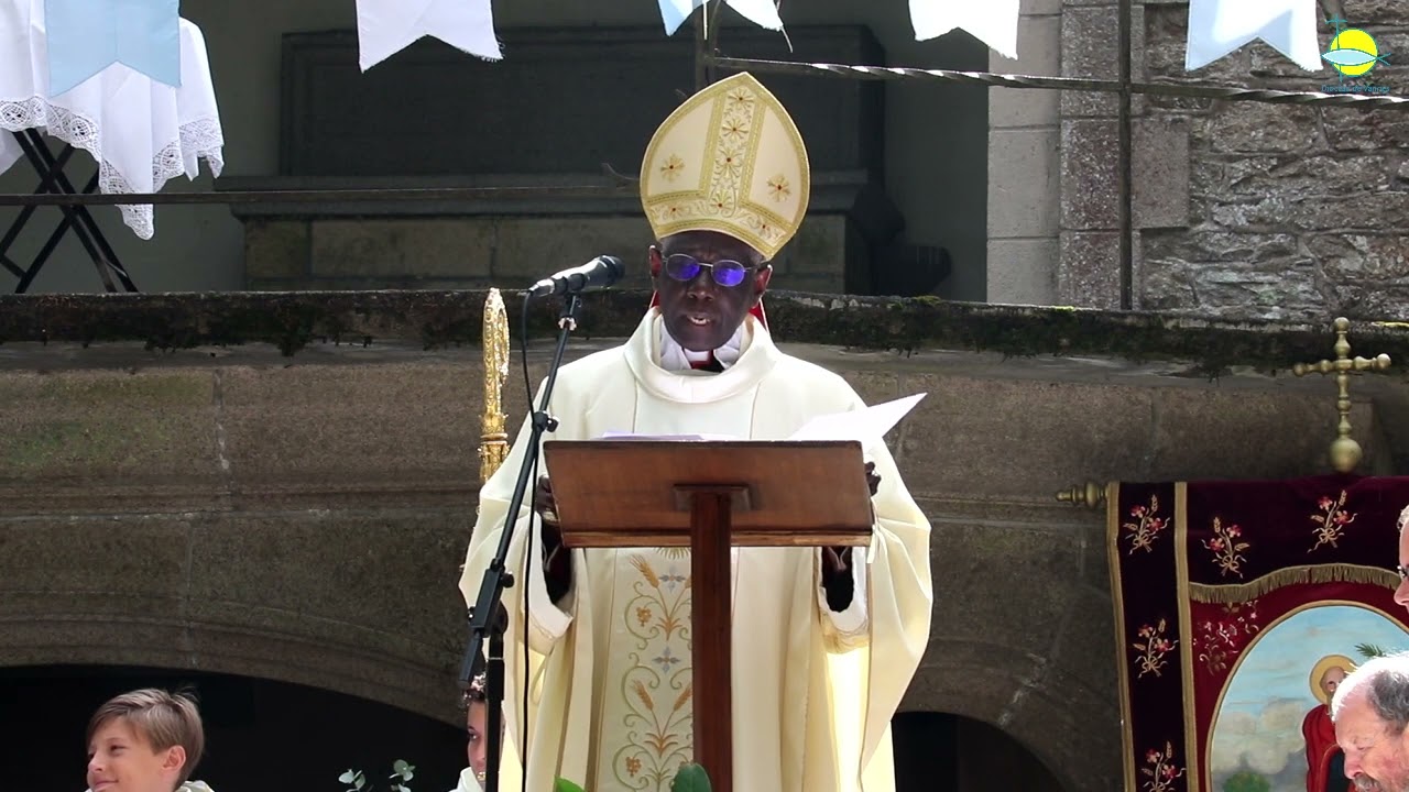 Notre-Dame de la Tronchaye : Grand Pardon présidé par le Cardinal Sarah