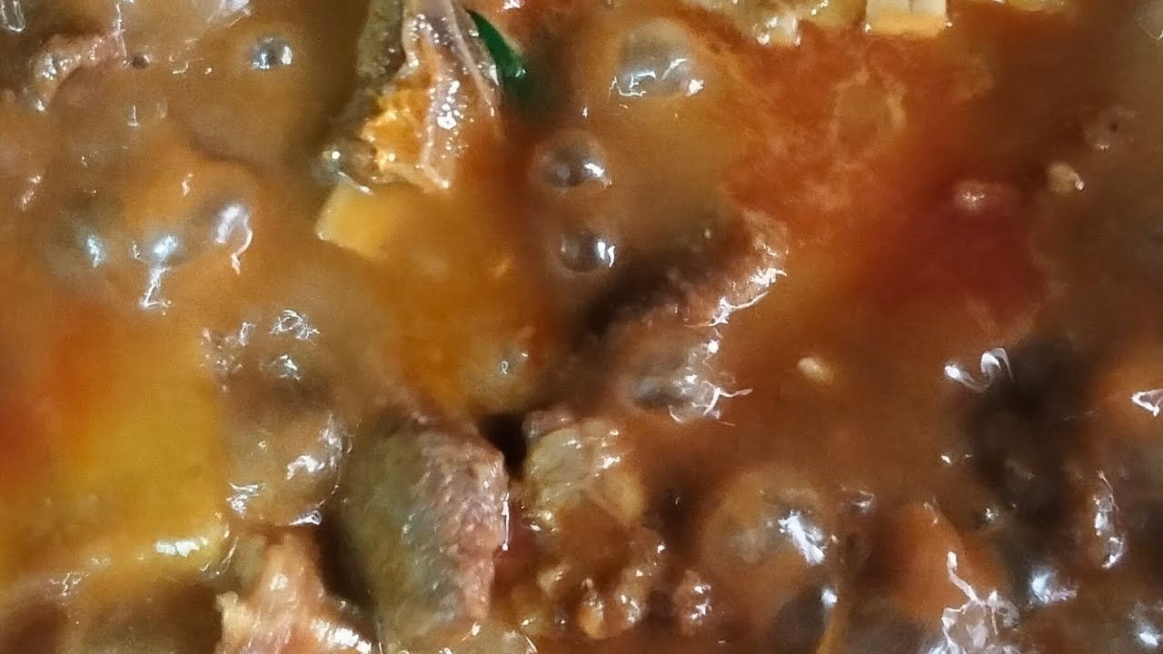 আলু দিয়ে গুরুর মাংসের তরকারি।