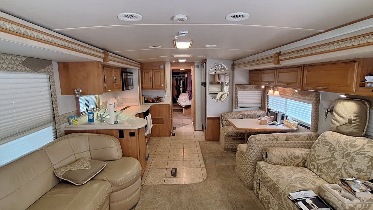 Se Vende Propiedad con un Camper RV en Winter Haven, Florida 33881