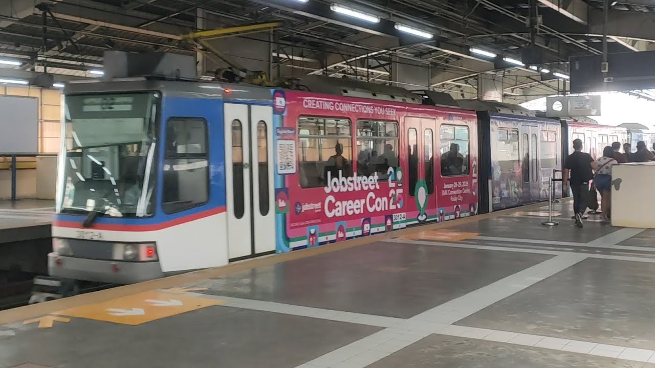Rare MRT-3 Train with Jobstreet Wrap departing from Araneta-Center Cubao Station