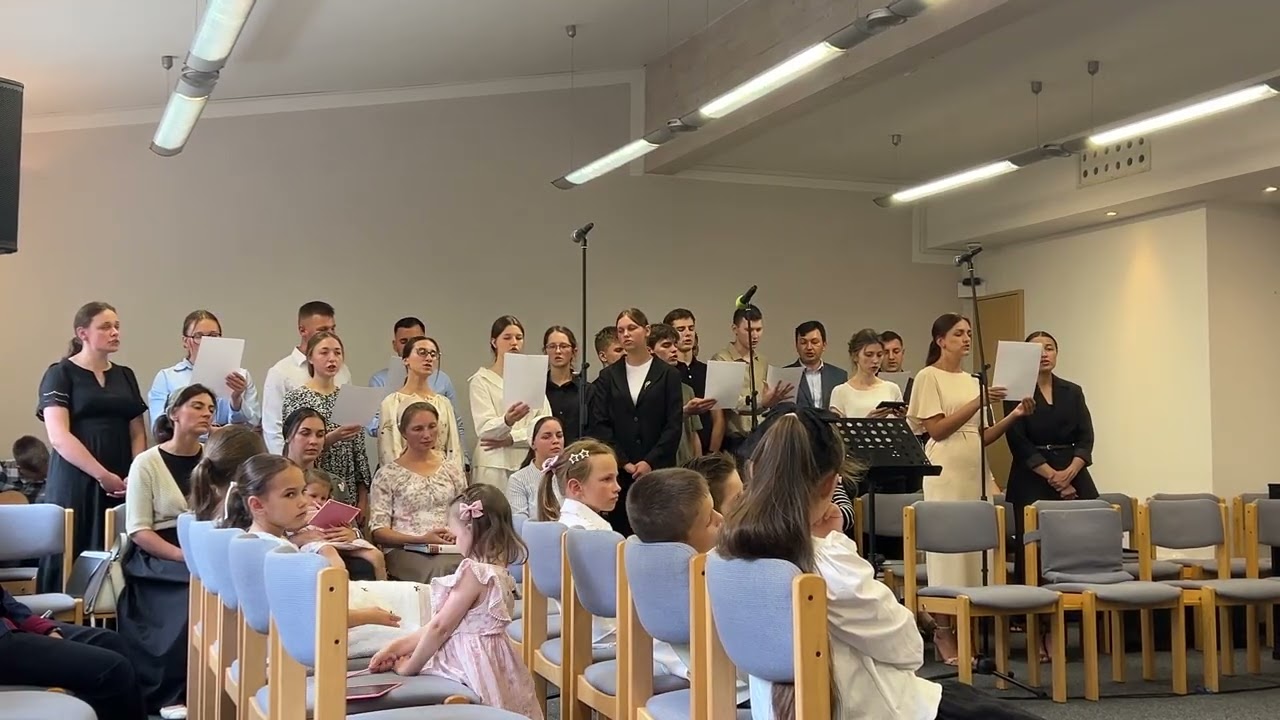 Пение молодёжи « Я стараюсь, искренне стараюсь »