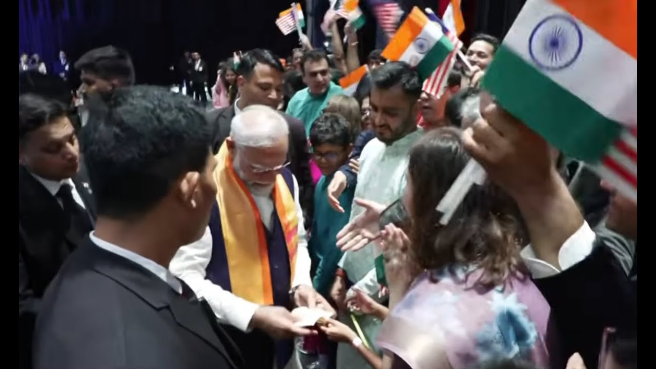 LIVE: PM Modi receives a warm welcome from members of Indian community in Kuala Lumpur, Malaysia