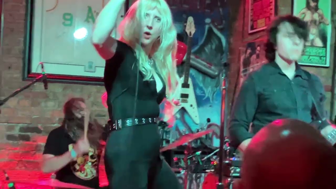 Electric Citizen - Hide It In The Night @ Reggie's Music Joint, Chicago, IL 10/24/25)