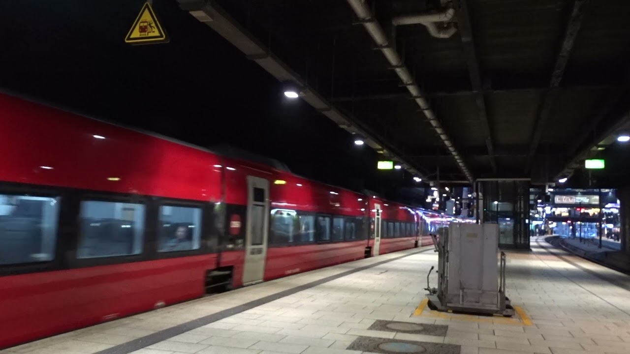 Ausfahrt vom Däneschen ICEL  mit Wechselblincken und Makro am HBF 
