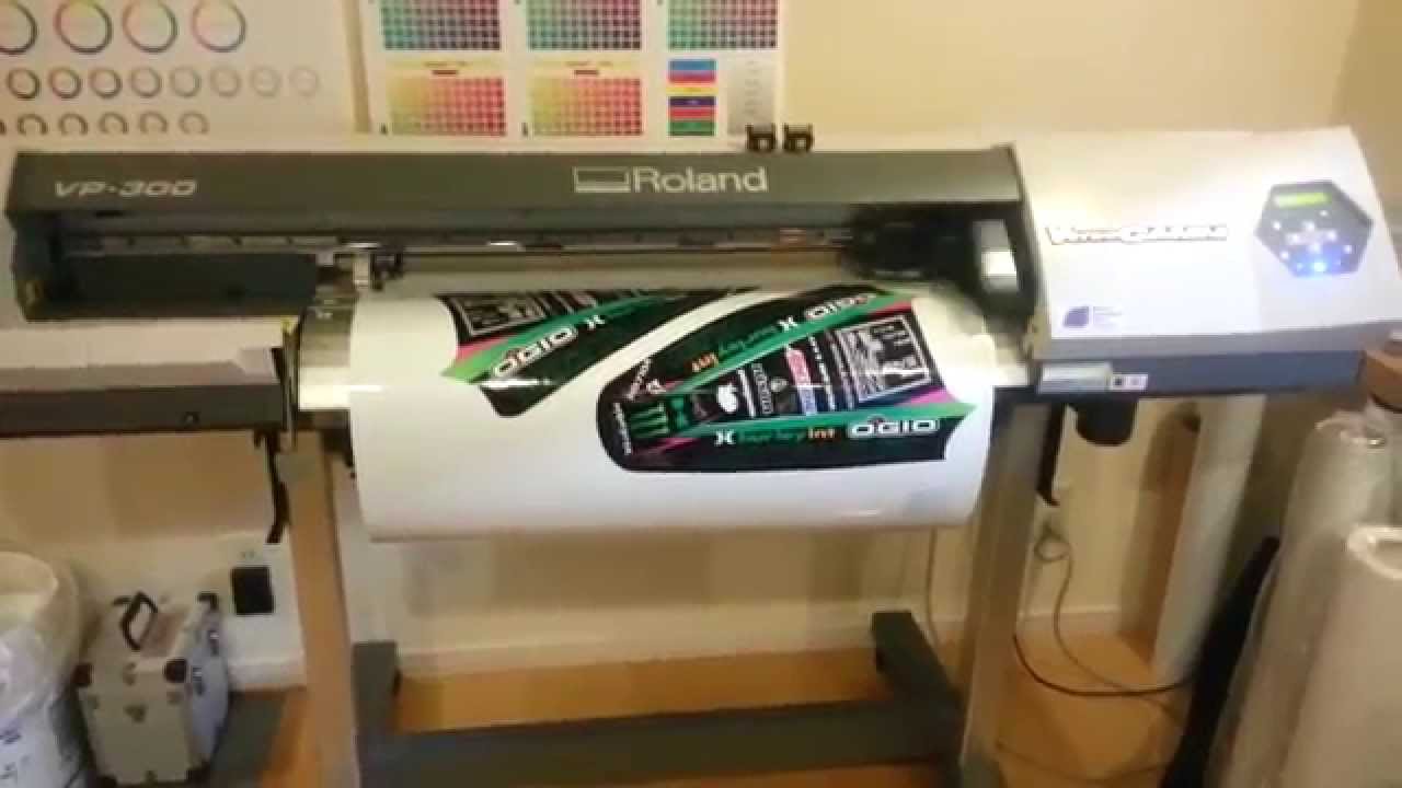 Roland VP300溶剤プリンター、デカールプリントカット