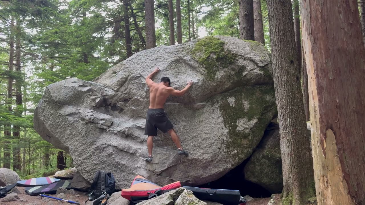 Made in the Shade (V1) - Squamish Bouldering: Grand Wall Boulders