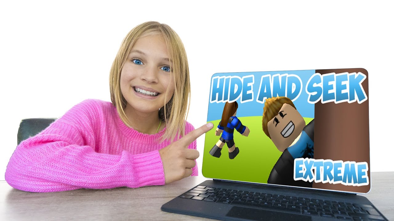 Amelia children story about playing Roblox