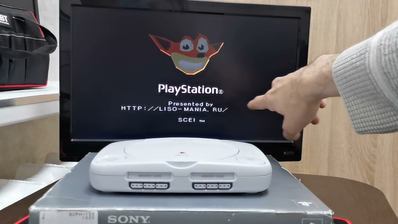 SCPH-100 PS one Jap + PsNee V8