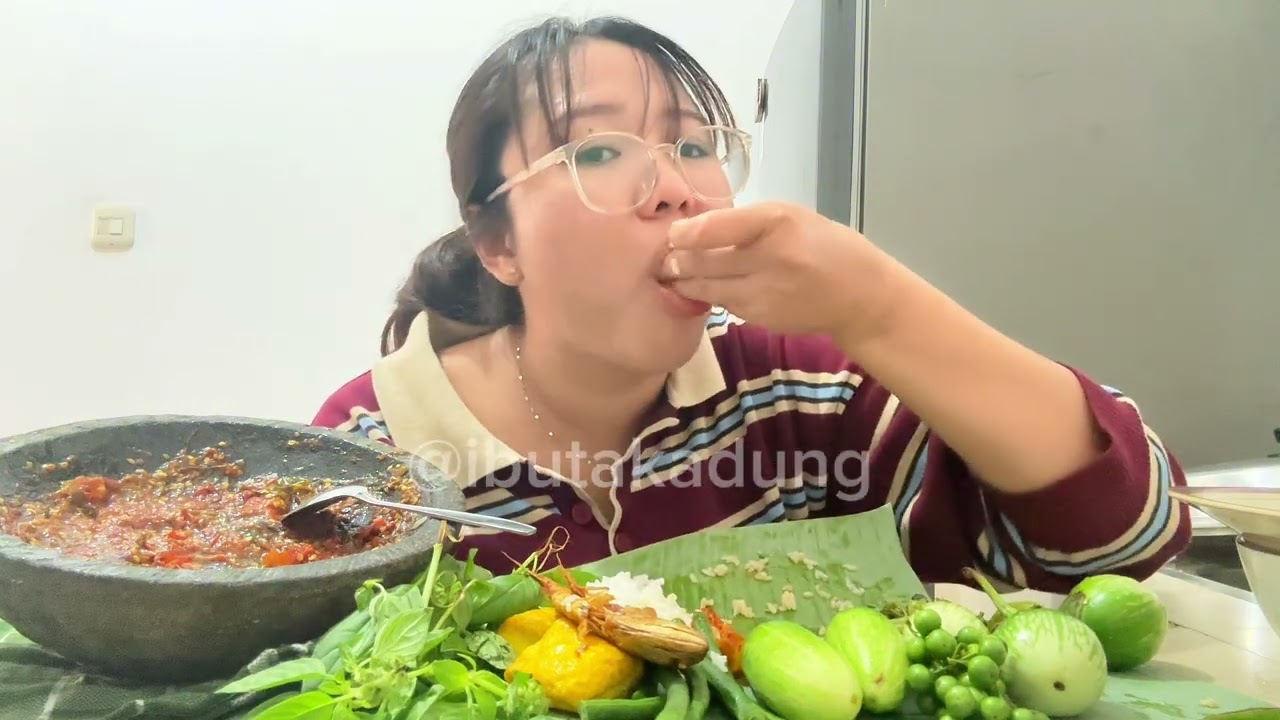 MUKBANG LALAPAN ‼️#mashaallahtabarakallah #mukbang #makananenak #dailyvlog #food #mukbanglalapan 