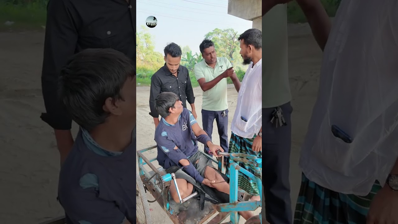 ভালো মানুষ কিভাবে পঙ্গু সেজে ভিক্ষা করে দেখুন