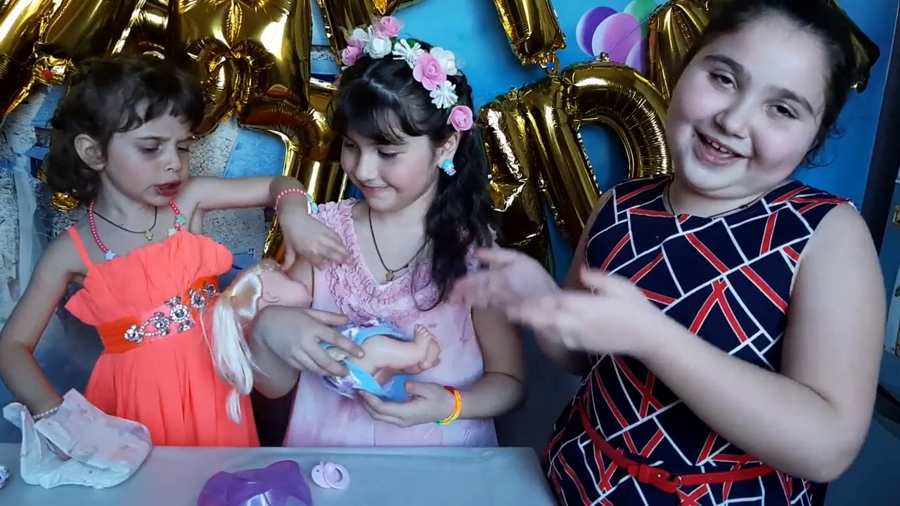 თოჯინა რომელსაც მრავალი ფუნქცია აქვს.ako and princesses