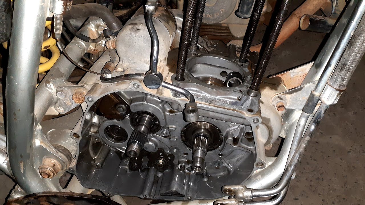 Desmontando Motor Da TORNADO 250, Parte de Cima e Embreagem, Passo a passo..