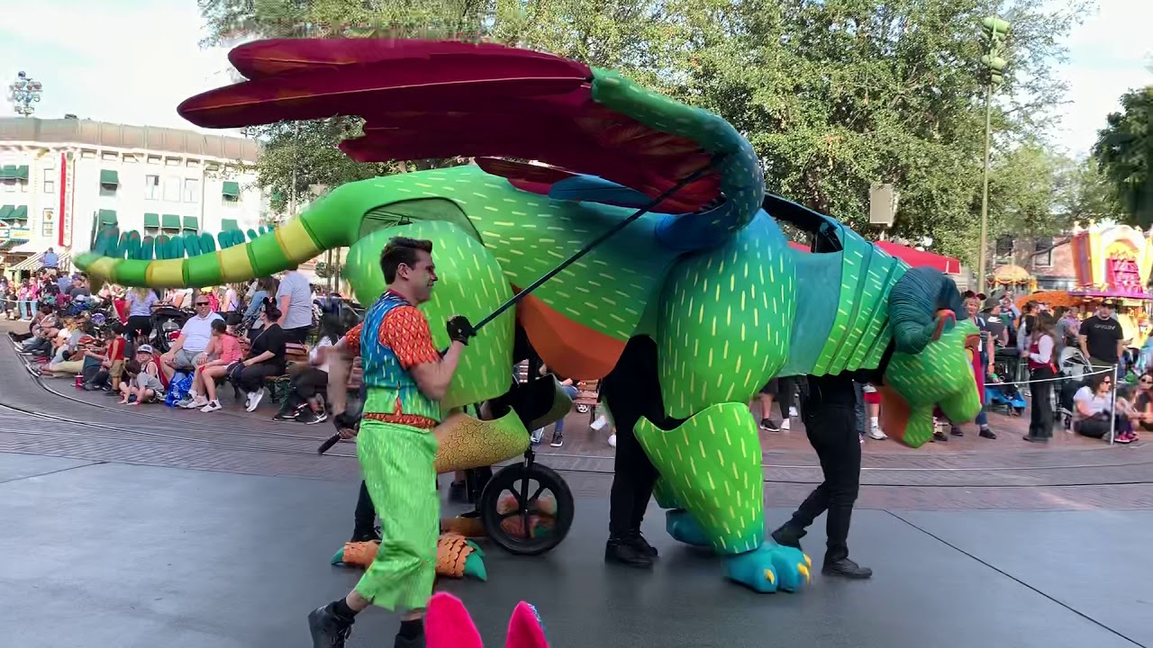 2020 Disneyland magic happens parade Full Video