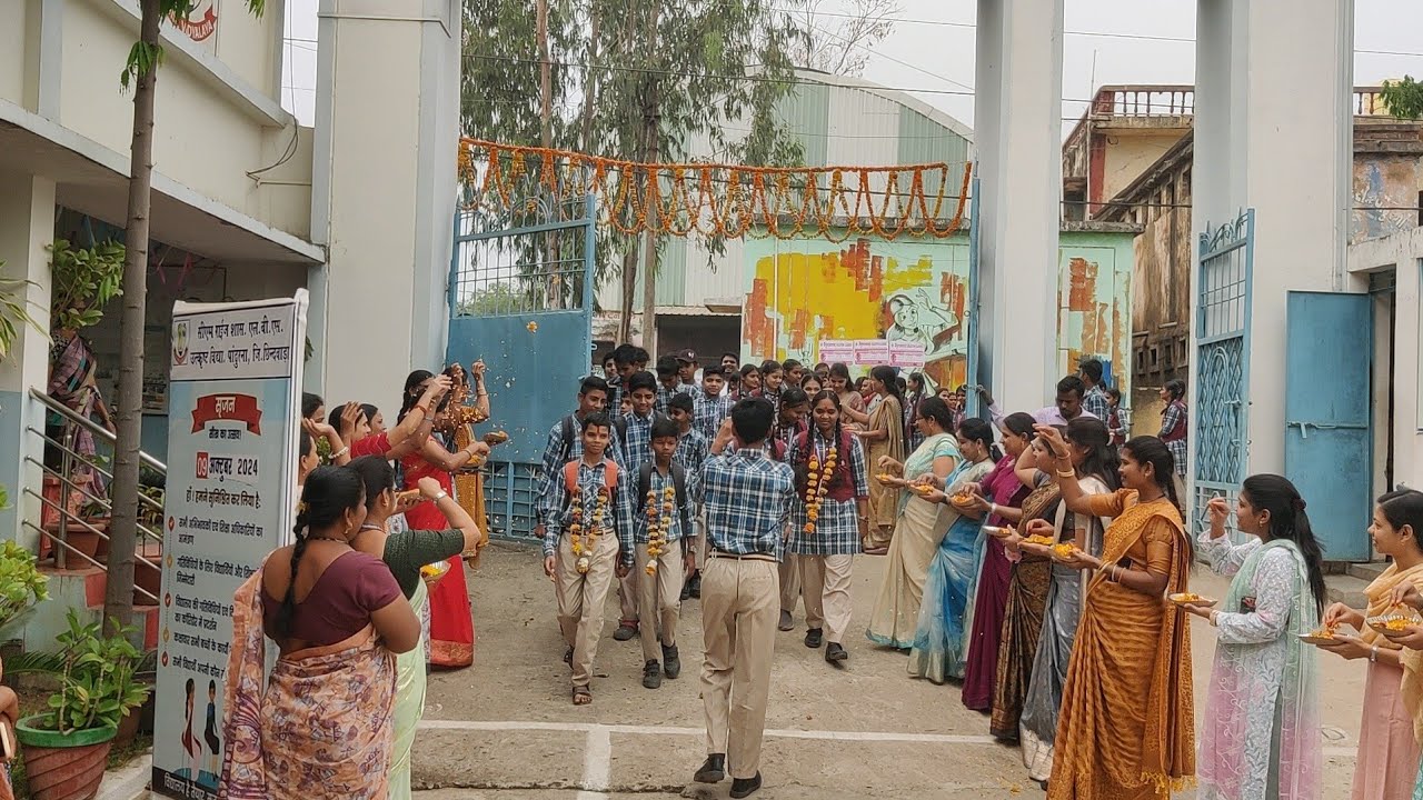 Pravesh Utsav 2025 CM Rise School Pandhurna 🚸👨‍🏫 #grandwelcome #firstdayofschool #cmriseschool