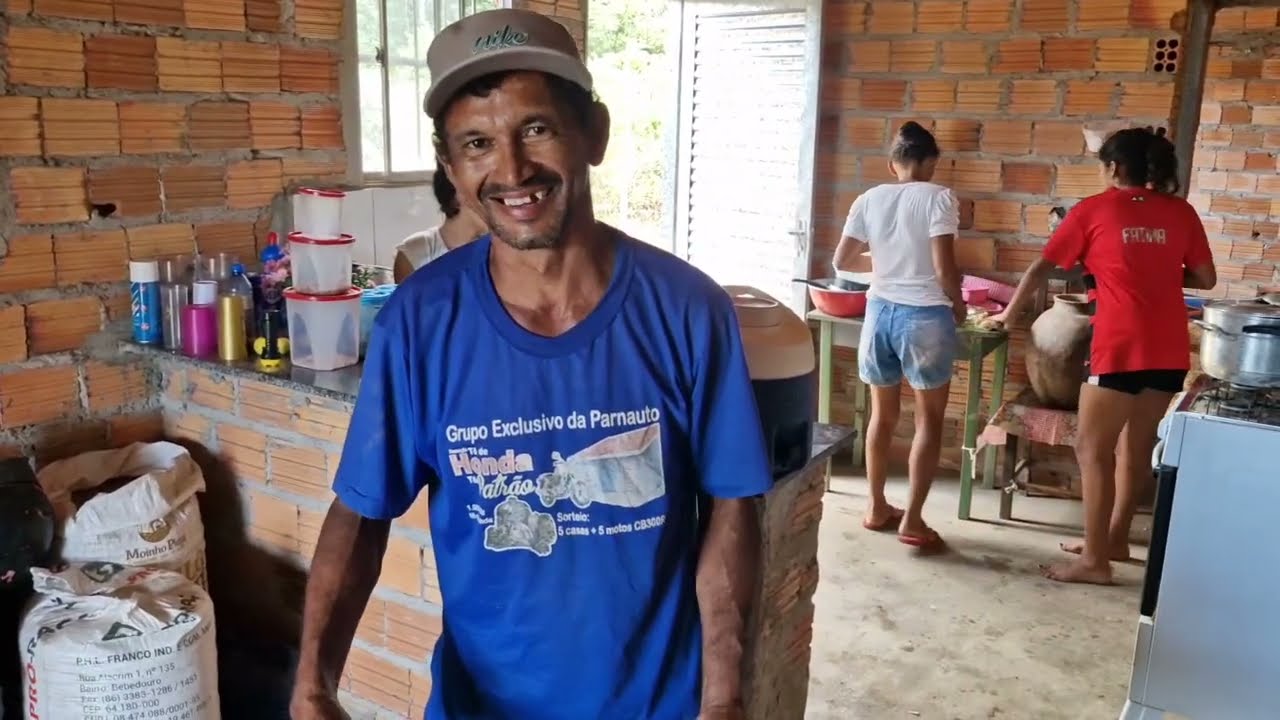 FAMÍLIA JATOBA PRE PARA O ALMOÇO FAVA E ARROZ MISTURDO E PEIXE COZIDO
