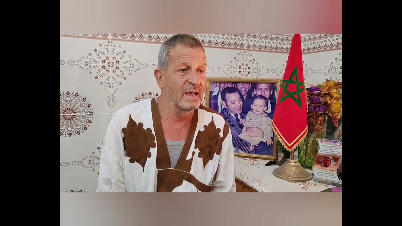 توفي صباح هذا اليوم اللاعب الدولي وعميد الفريق الوطني مصطفى الطاهري بمدينة وجدة 