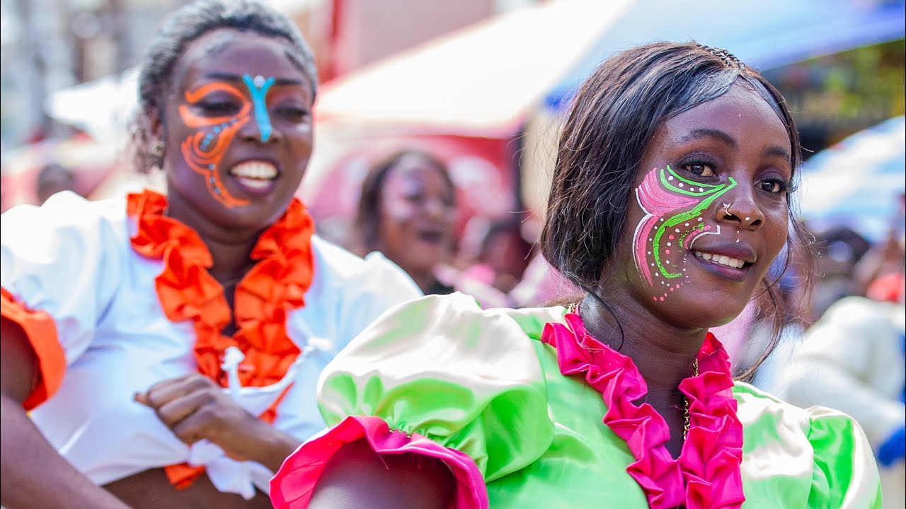 Jacmel se # 1 nan zafè Kanaval an Ayiti • Gade Mezanmi Tout moun ap Pran Plezi