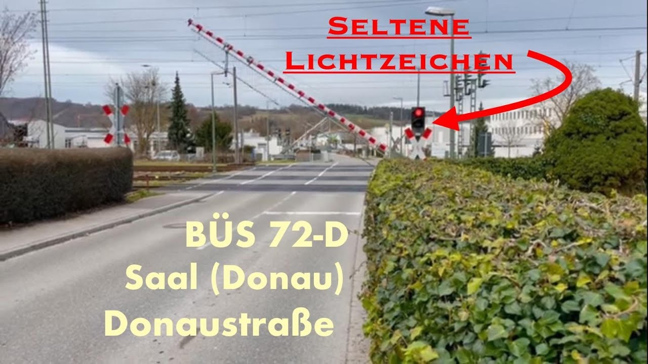 Bahn&uuml;bergang Saal Donaustra&szlig;e  |  B&Uuml;S 72-D LzV(HH) mit den markanten VSP 200 Lichtzeichen