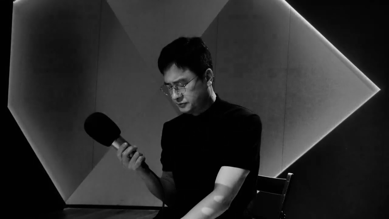 지우(에메랄드캐슬) - 노래를 듣다 Clip