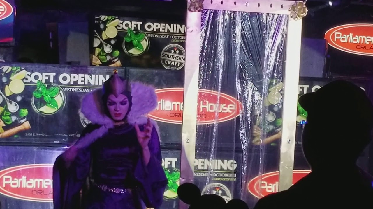 Dollya Black as the Evil Queen
