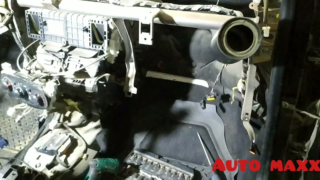 فك تابلوه رينو سانديرو ( الجزء الرابع )  diy renault sandero duster logan dashboard removal (part 4)