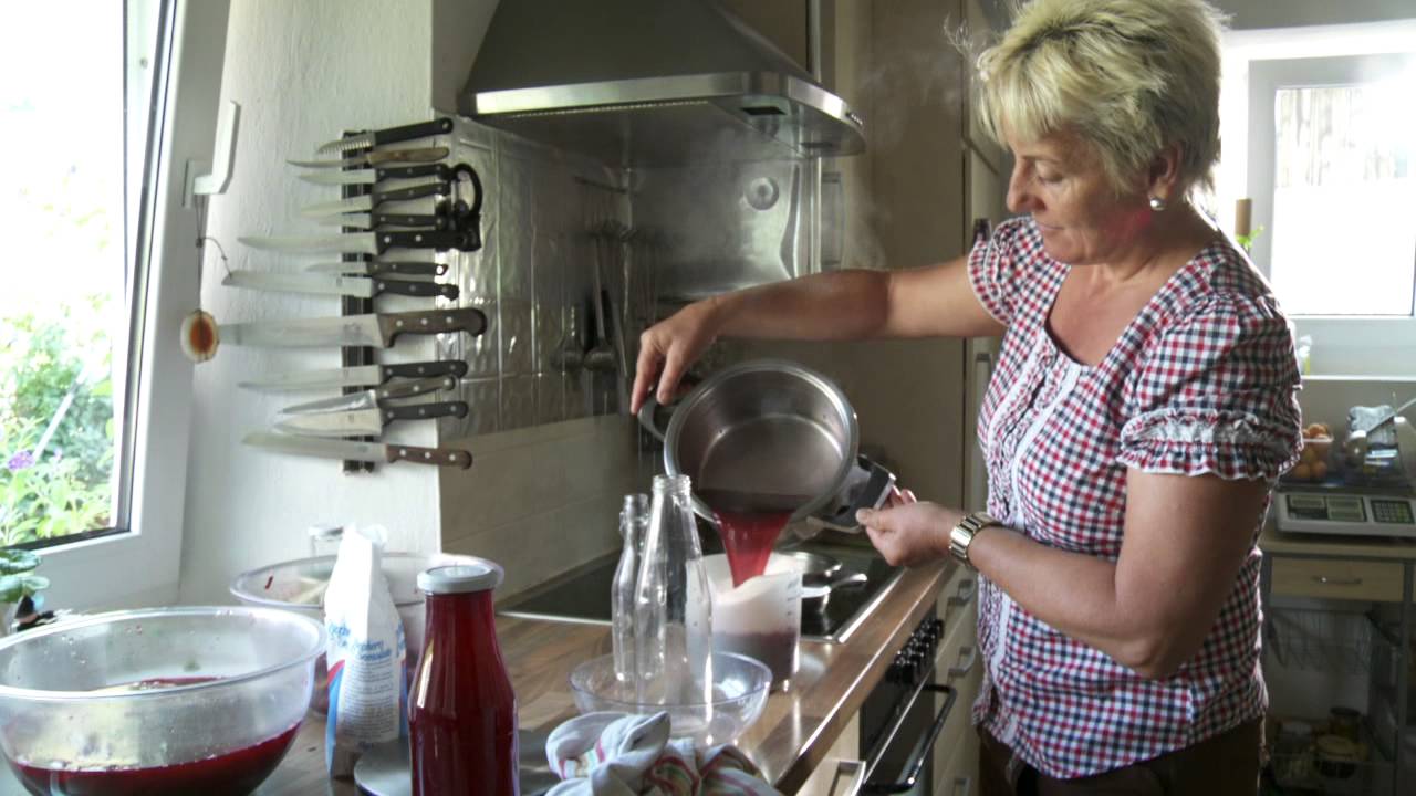 S&uuml;dtiroler B&auml;uerinnen. Aus unserer Hand.